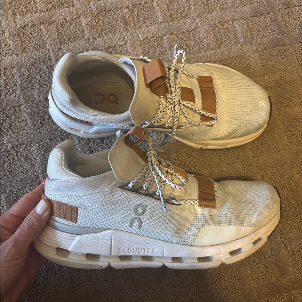 On Cloud Women’s Cloudnova white/pearl, size 9